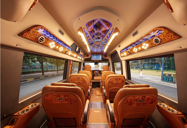 thue-xe-limousine-12-cho-di-phan-thiet-1.jpg