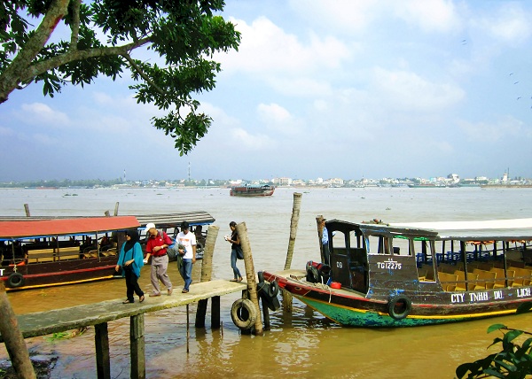 Tàu du lịch Cồn Thới Sơn tại Tiền Giang