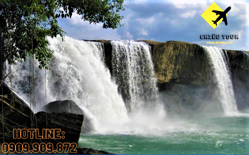 Thác Yaly hùng vĩ tại Kon Tum