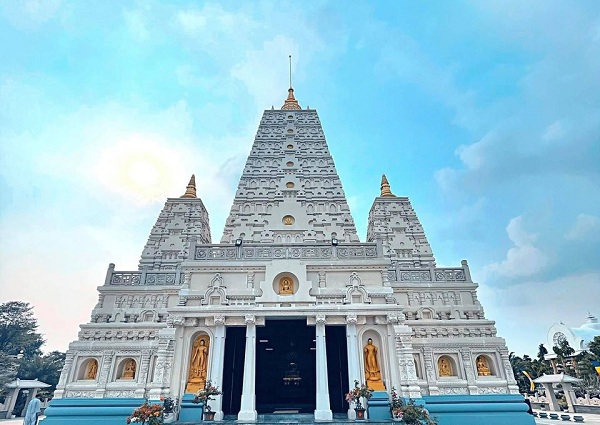 Tháp Phật Thành Đạo tại Thiền Viện