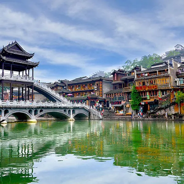 Tour Du Lịch Trương Gia Giới - Phượng Hoàng Cổ Trấn 5 Ngày 4 Đêm