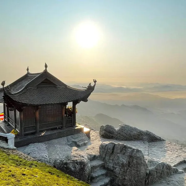 Tour Hà Nội Ninh Bình Hạ Long Yên Tử Tết Dương Lịch