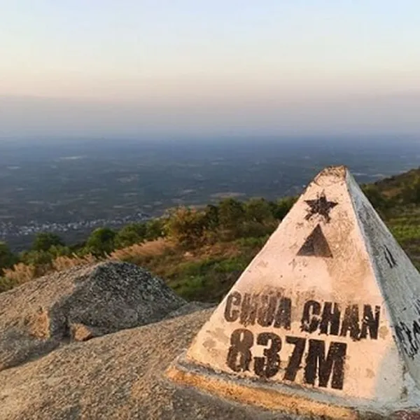 TOUR HÀNH HƯƠNG DINH THẦY THÍM - NÚI CHỨA CHAN - GIA LÀO