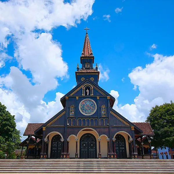 Tour Hành Hương Đức Mẹ Măng Đen Kontum