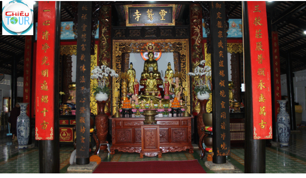 Các gian thờ tự tại chùa