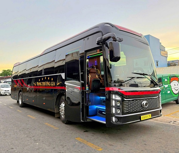 thue-xe-limousine-16-cho-di-phan-thiet.jpg