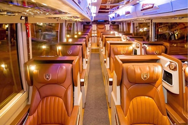 thue-xe-limousine-20-cho-di-da-lat-tu-tp-hcm-2.jpg