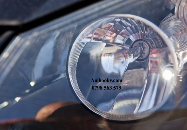 Đèn H7 có ánh sáng vàng giúp xuyên sương tốt, đặc biệt hữu ích khi di chuyển ở vùng thời tiết xấu Đèn H7 có ánh sáng vàng giúp xuyên sương tốt, đặc biệt hữu ích khi di chuyển ở vùng thời tiết xấu