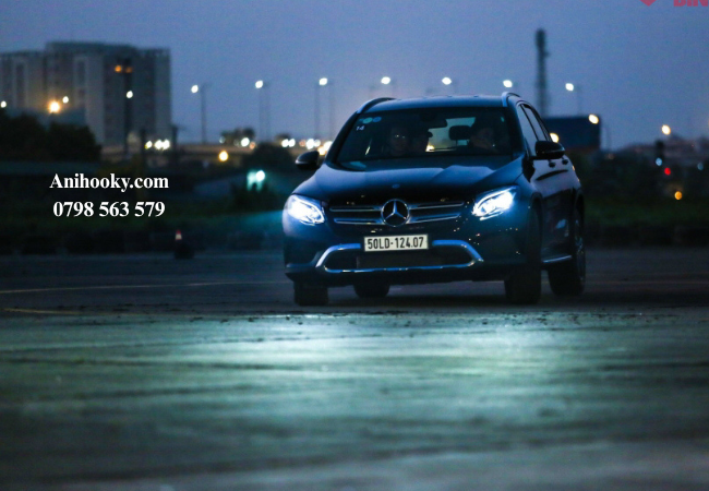 Góc chiếu rộng của đèn LED pha giúp tăng khả năng nhận diện các chướng ngại vật và biển báo giao thông Góc chiếu rộng của đèn LED pha giúp tăng khả năng nhận diện các chướng ngại vật và biển báo giao thông