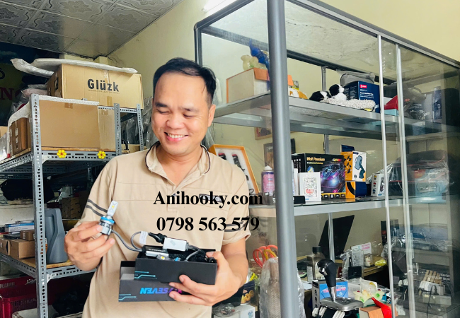 Cửa hàng phụ kiện ô tô ANIHOOKY cung cấp đèn LED ô tô H7 chính hãng, chất lượng cao với giá cả hợp lý Cửa hàng phụ kiện ô tô ANIHOOKY cung cấp đèn LED ô tô H7 chính hãng, chất lượng cao với giá cả hợp lý