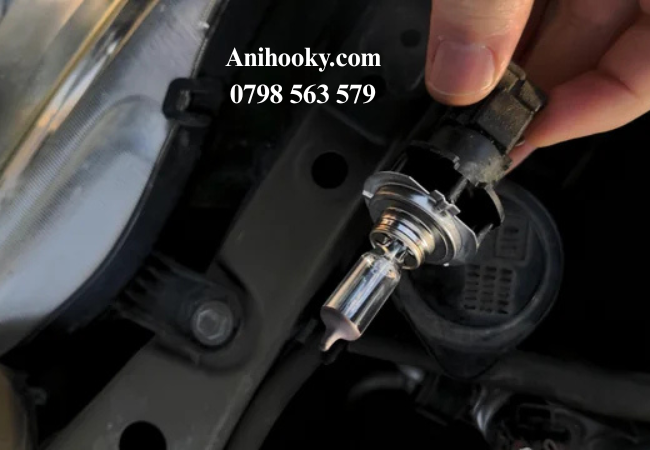 Tự lắp đặt bóng đèn LED ô tô H7 cho ô tô tại nhà không quá phức tạp nếu làm theo đúng hướng dẫn Tự lắp đặt bóng đèn LED ô tô H7 cho ô tô tại nhà không quá phức tạp nếu làm theo đúng hướng dẫn