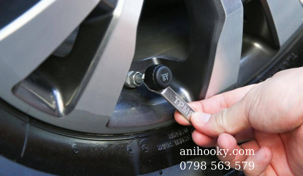 thay pin cảm biến áp suất lốp thay pin cảm biến áp suất lốp