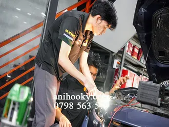 Bóng đèn LED ô tô siêu sáng và luật pháp: Những quy định cần biết khi thay đổi đèn xe
