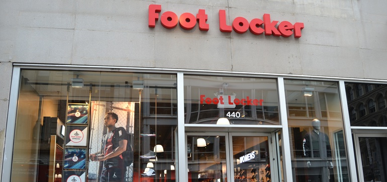 Foot Locker Viện Dẫn Tình Trạng Tắc Nghẽn Ở Cửa Khẩu Khiến Hàng Tồn Kho Giảm