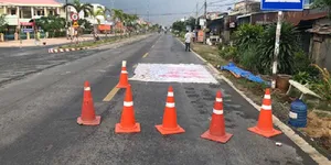 CỌC TIÊU CHÓP NÓN PHẢN QUANG GIÁ RẺ GIAO HÀNG NHANH