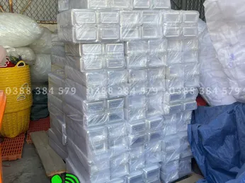 Găng tay y tế nitrile (màu xanh, màu đen) – Không bột, bền chắc, độ bám tốt tại Xưởng Long Em