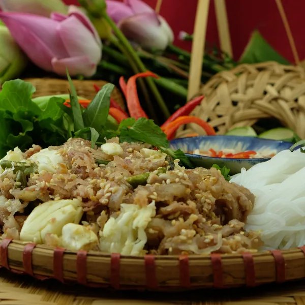 Bì Chua Cô Hoàn - Tré