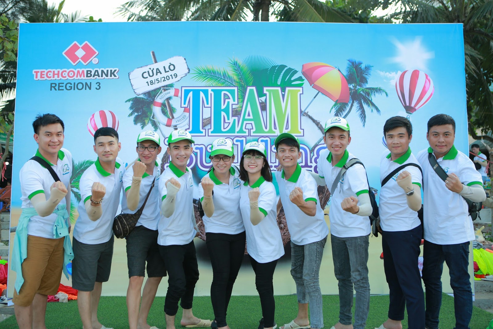 Với Công ty TNHH Thương mại và Du lịch Quảng Bình chúng tôi cam kết có đầy đủ giấy phép kinh doanh và đảm bảo quyền lợi cho mọi khách hàng khi đặt tour du lịch Hà Nội - Quảng Bình Với Công ty TNHH Thương mại và Du lịch Quảng Bình chúng tôi cam kết có đầy đủ giấy phép kinh doanh và đảm bảo quyền lợi cho mọi khách hàng khi đặt tour du lịch Hà Nội - Quảng Bình