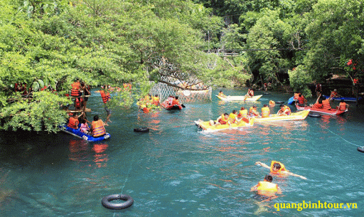 Tour du lịch Quảng Bình 4 ngày 3 đêm sẽ mang đến cho du khách những trò chơi mới lạ ở suối nước Moọc Tour du lịch Quảng Bình 4 ngày 3 đêm sẽ mang đến cho du khách những trò chơi mới lạ ở suối nước Moọc