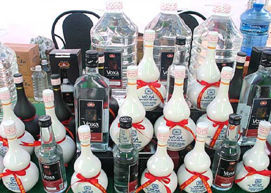 Rượu Võ Xá được sản xuất bằng phương pháp cổ truyền của làng Võ Xá Rượu Võ Xá được sản xuất bằng phương pháp cổ truyền của làng Võ Xá