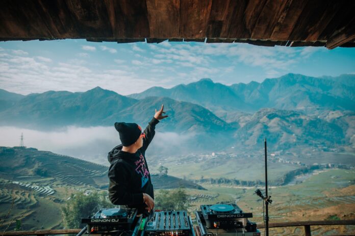 DJ Tilo kết hợp cùng Denon DJ Vietnam “săn mây” tại Sapa trong Mixtape “Digital Music Nature” số thứ 3 năm 2022