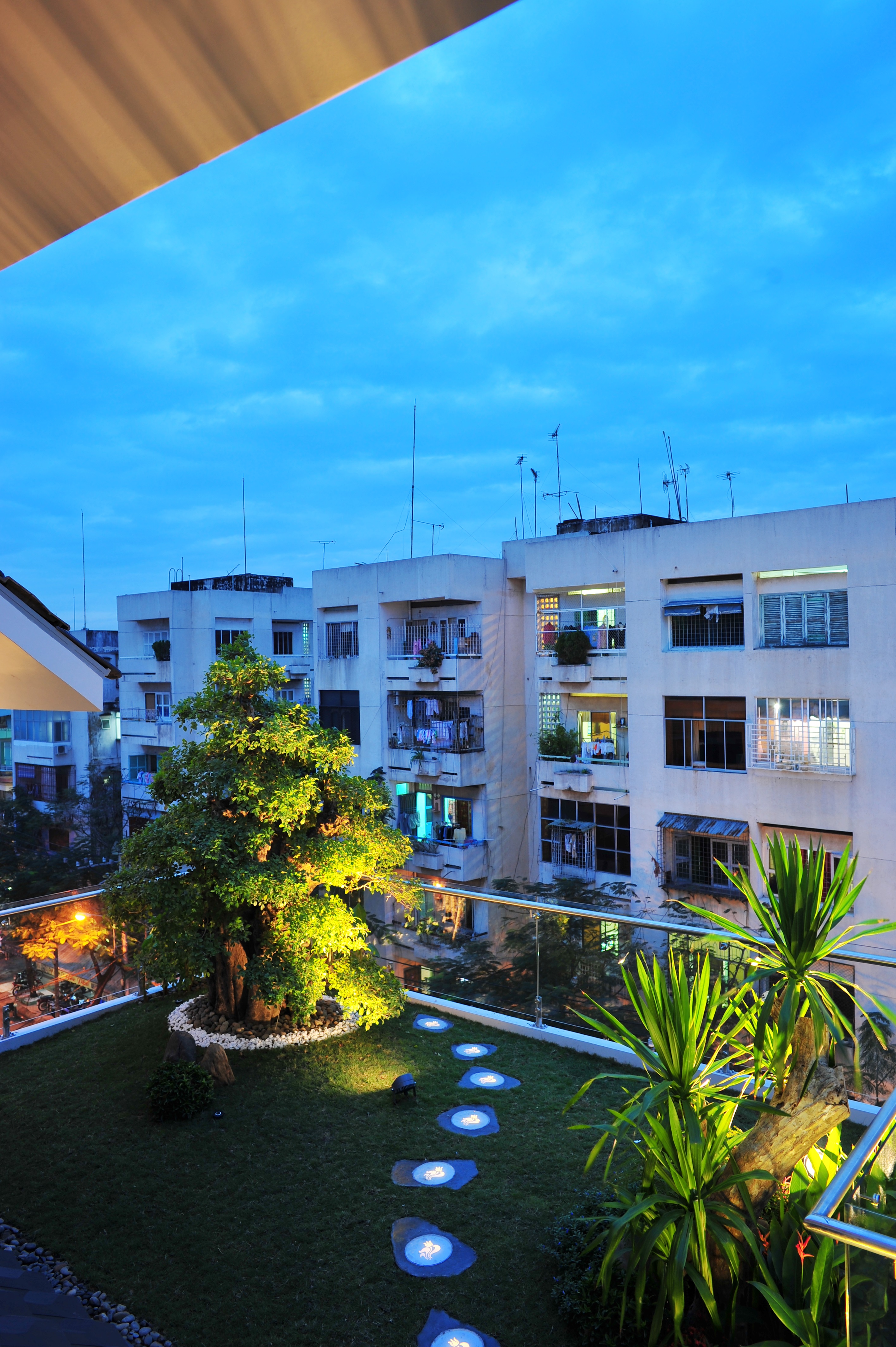 sân vườn trên cao thi công trọn gói bởi Kiến Trúc Xanh sân vườn trên cao thi công trọn gói bởi Kiến Trúc Xanh