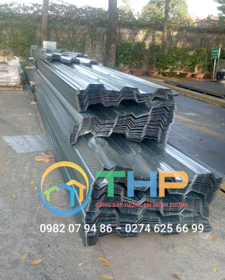 Tôn sàn deck có trọng lượng nhẹ, thi công nhanh và tuổi thọ cao Tôn sàn deck có trọng lượng nhẹ, thi công nhanh và tuổi thọ cao