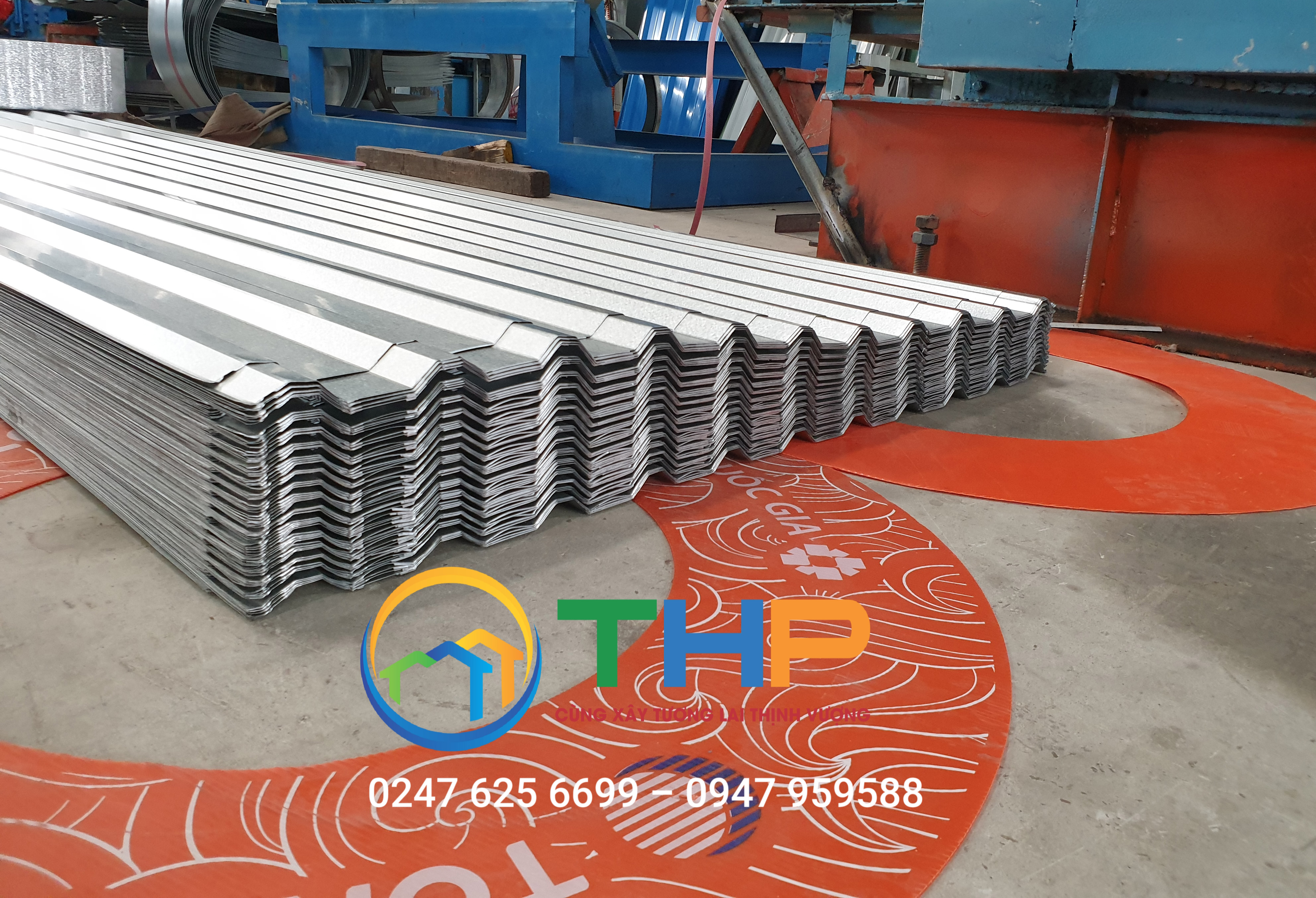 Cán tôn 11 sóng làm áp mái cho công trình điện mặt trời