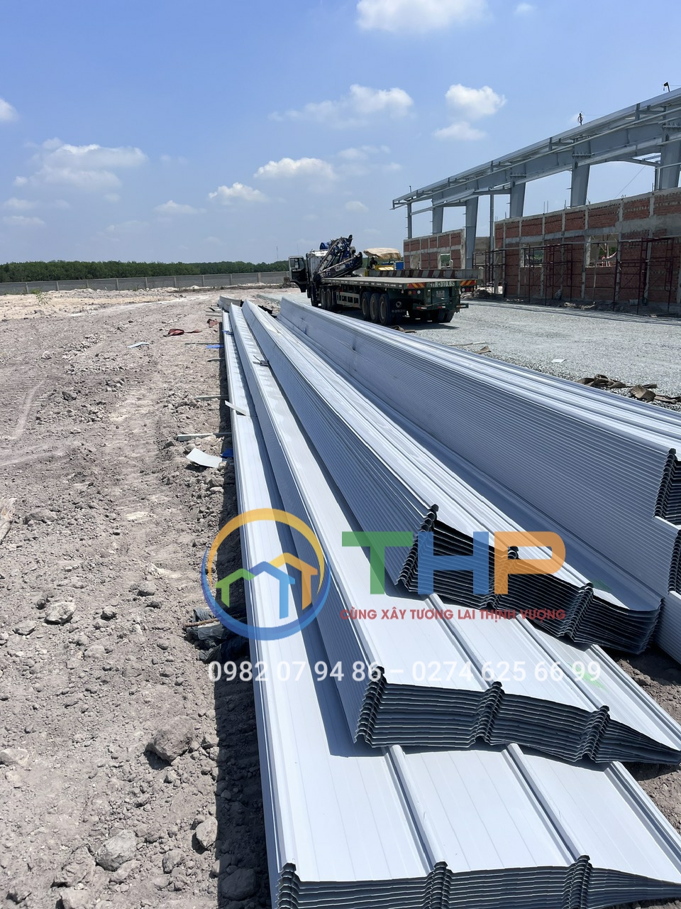 Cung cấp tôn Ton Kliplock (cliplock) lợp mái nhà xưởng tại Bình Dương