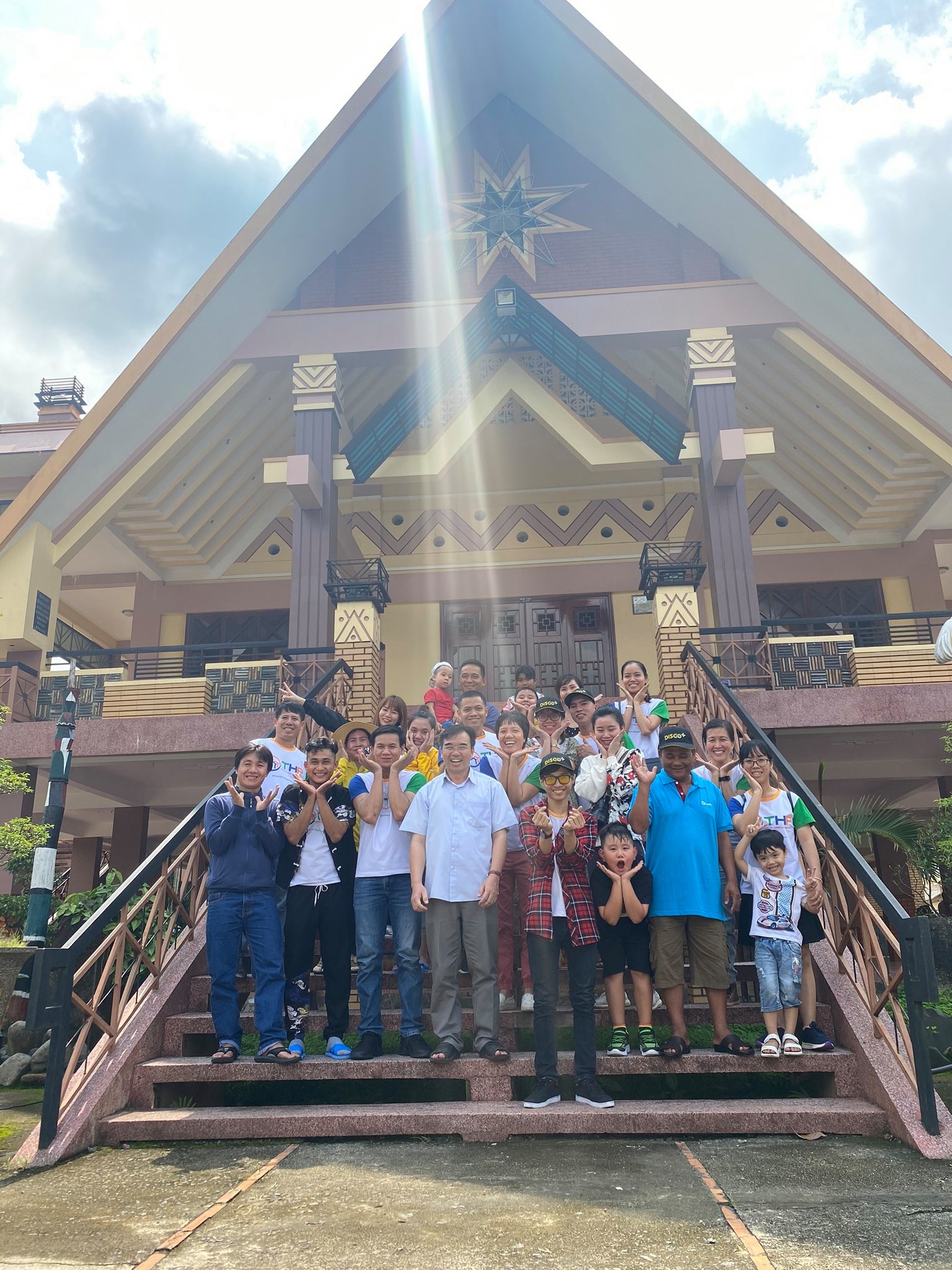 nhà thờ Đambri - tân hồng phúc