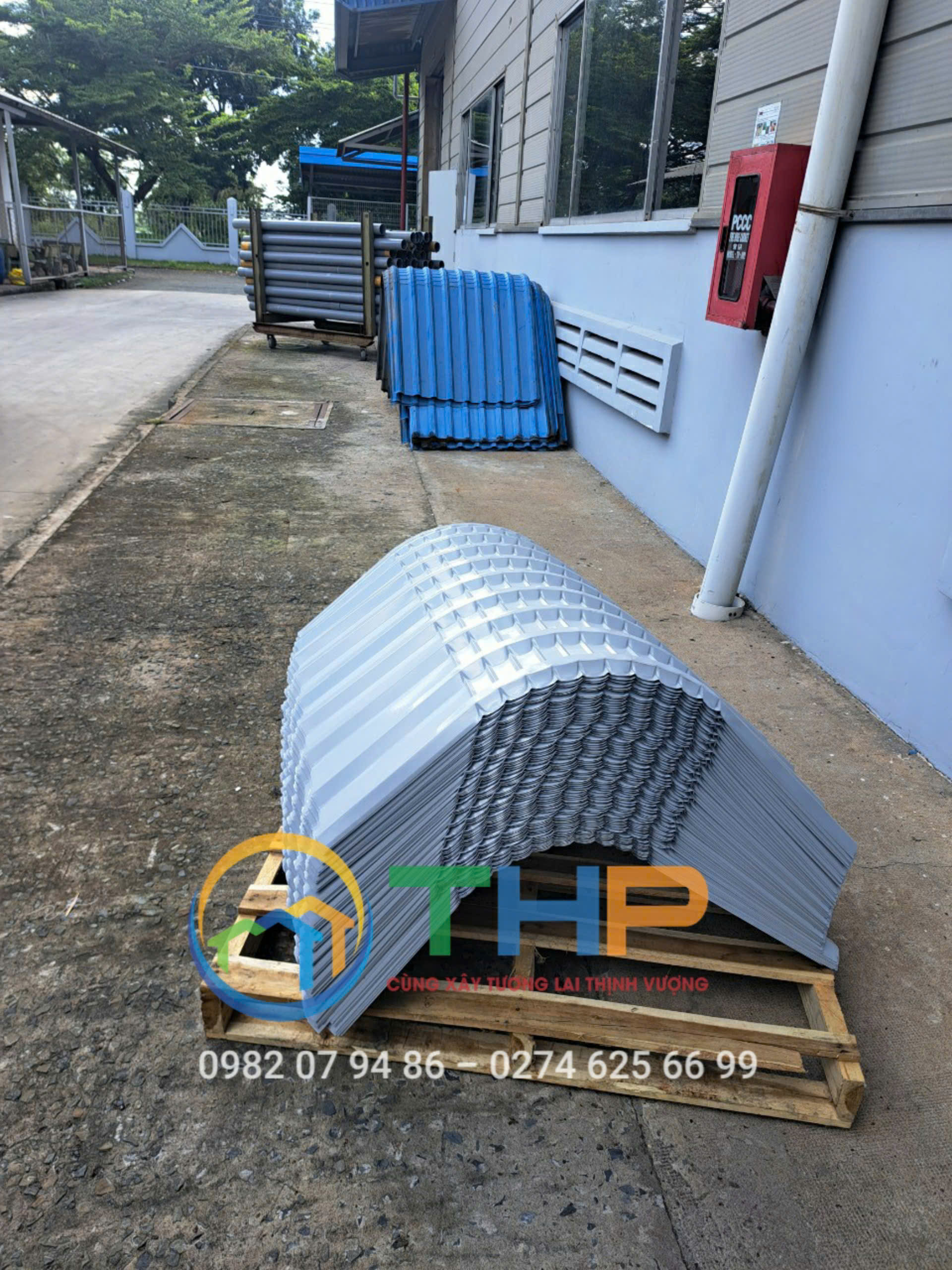 Tôn chấn vòm dễ lắp đặt