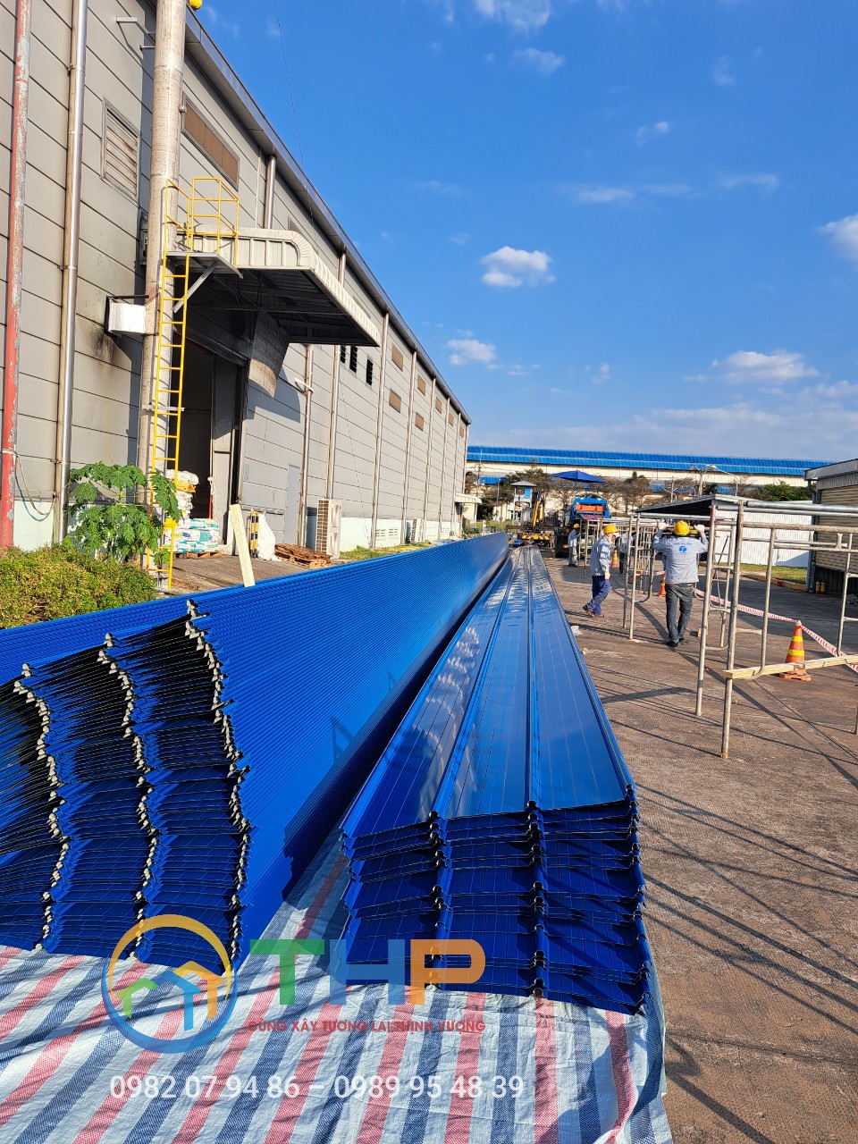 Tôn kliplock khổ hữu dụng 1000mm giúp tiết kiệm chi phí