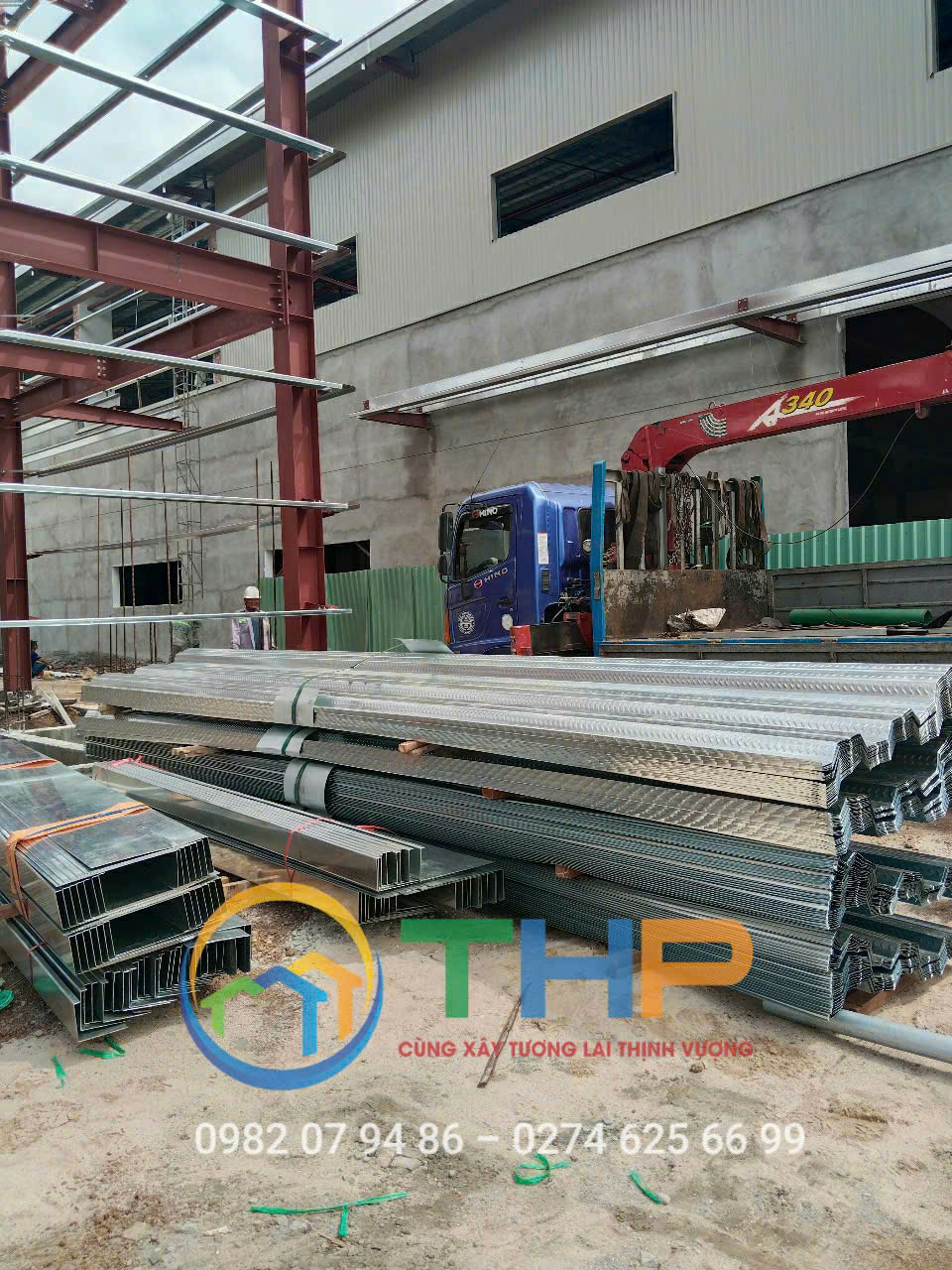 Tôn sóng sàn - Tôn sàn deck chịu lực cao phù hợp nhà xưởng nhiều tầng Tôn sóng sàn - Tôn sàn deck chịu lực cao phù hợp nhà xưởng nhiều tầng