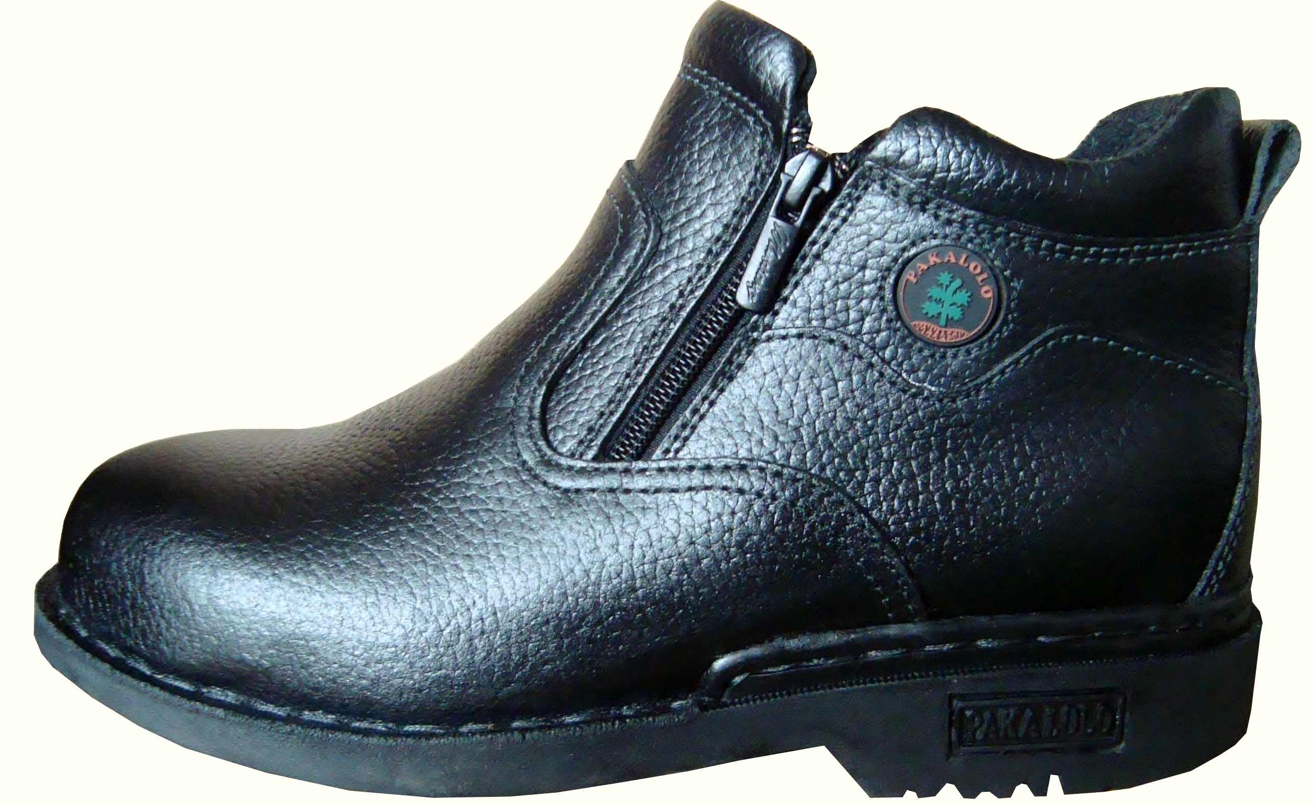 Chất liệu làm giày bảo hộ chịu nhiệt là da thật. Chất liệu làm giày bảo hộ chịu nhiệt là da thật.