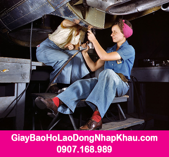 Giày bảo hộ lao động nhập khẩu cho nữ giai đoạn chiến tranh thế giới thứ 2 Giày bảo hộ lao động nhập khẩu cho nữ giai đoạn chiến tranh thế giới thứ 2