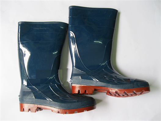 Khi mua ủng bảo hộ điều quan trọng hơn hết là bạn phải phù hợp với kích thước đôi chân của bạn, không nên mua ủng quá chất hoặc quá lỏng Khi mua ủng bảo hộ điều quan trọng hơn hết là bạn phải phù hợp với kích thước đôi chân của bạn, không nên mua ủng quá chất hoặc quá lỏng