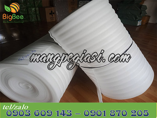 Cuộn xốp foam khổ 1m4 dài 50m