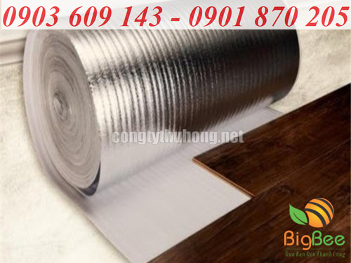 Thi công lót sàn gỗ bằng xốp foam tráng bạc opp