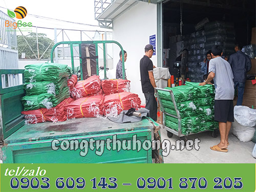 Nhập kho bao tải dứa để giao cho khách hàng sỉ