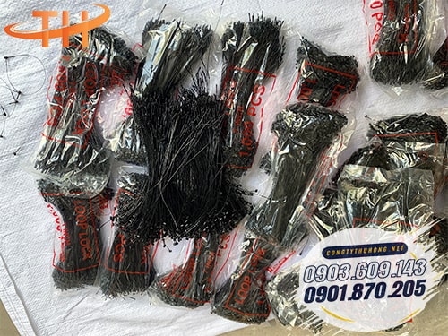 Dây nhựa gắn mác quần áo màu đen giá rẻ Dây nhựa gắn mác quần áo màu đen giá rẻ