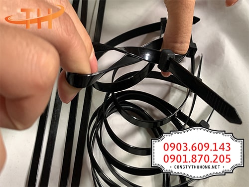 Dây rút nhựa đen giá rẻ Dây rút nhựa đen giá rẻ