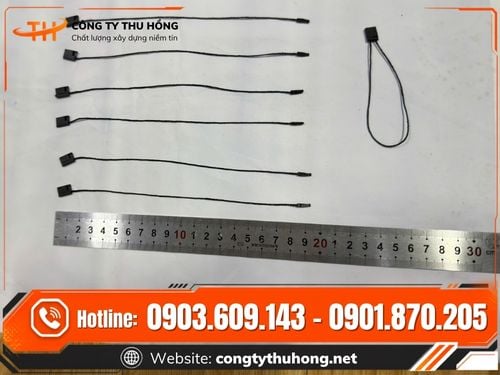 Dây treo nhãn mác Dây treo nhãn mác quần áo đầu nhựa