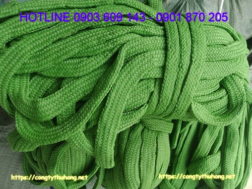 dây dù được đan bằng sợi vải tổng hợp