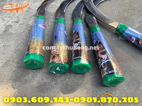 Liềm cán gỗ cắt lúa Liềm cán gỗ cắt lúa