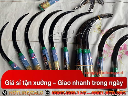 Liềm thép cắt cỏ, gặt lúa Liềm thép cắt cỏ, gặt lúa