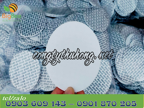 Mặt tráng keo của màng seal giấy tự dính