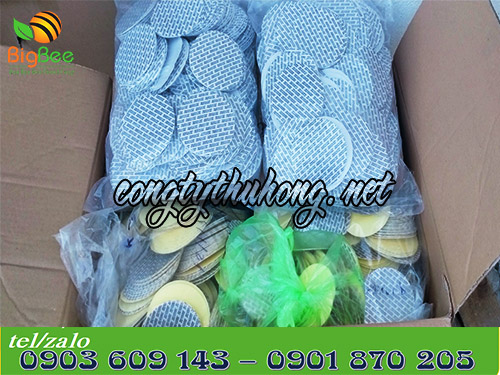 Khách hàng sỉ đặt hũ nhựa kèm màng seal tự dính