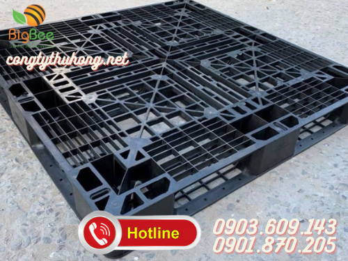 Pallet nhựa màu đen