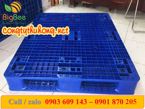 Pallet nhựa nguyên khối