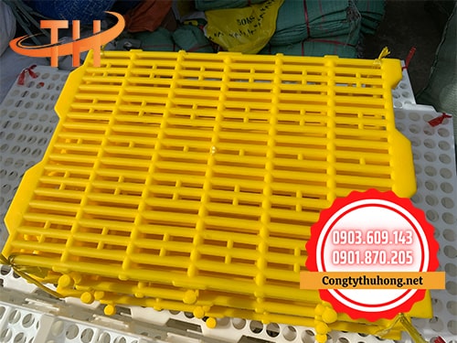 Sàn nhựa nuôi heo màu vàng 40x55cm Sàn nhựa nuôi heo màu vàng 40x55cm